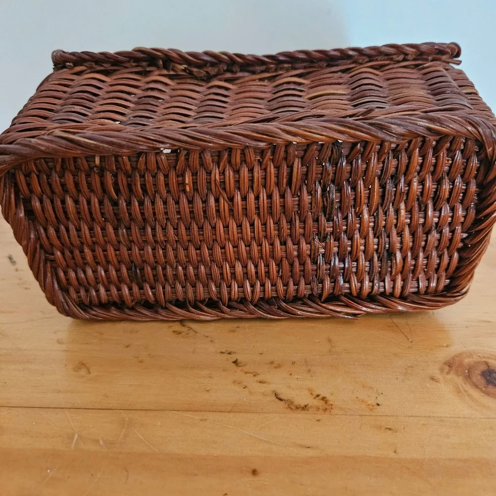 Vintage Small Brown Wicker Woven Storage Basket Handle Farmhouse Decor 7.5 Inch
